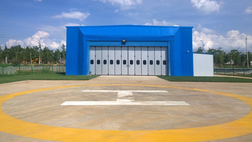 飞机库门.jpg 飞机库门.jpg