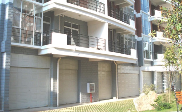 车库门.jpg 车库门.jpg