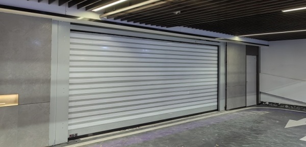 昆明车库门.jpg 昆明车库门.jpg