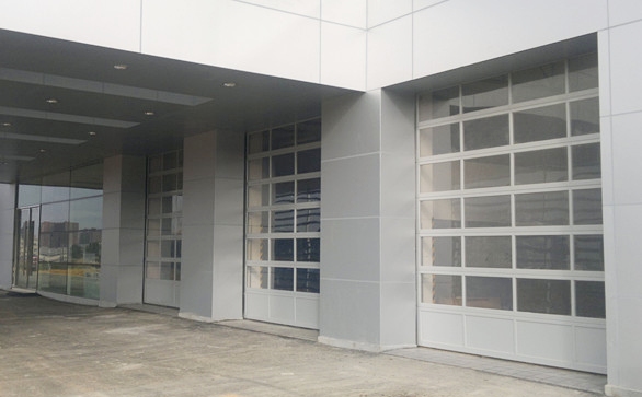 路虎汽车4S店滑升门.jpg 路虎汽车4S店滑升门.jpg