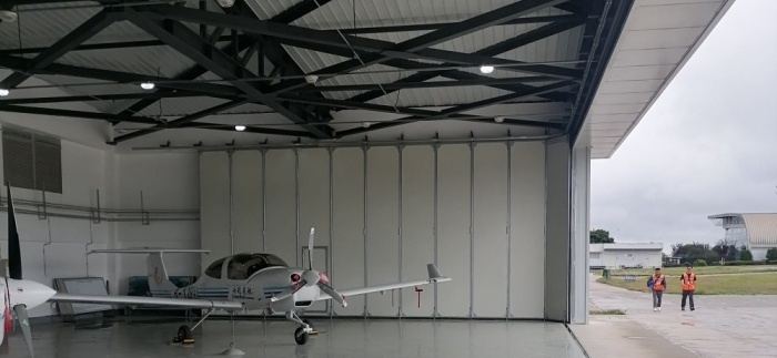 机库门.jpg 机库门.jpg