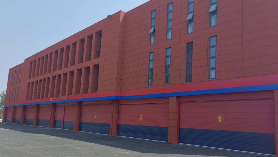 消防车库门.jpg 消防车库门.jpg