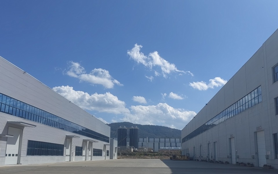 昆明中车工业滑升门.jpg 昆明中车工业滑升门.jpg