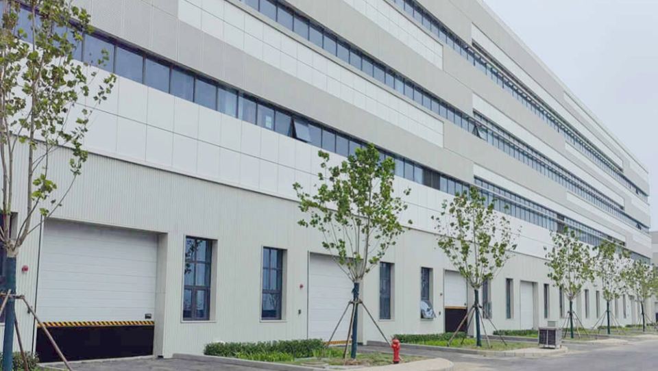 中汽研(天津)检测中心工业滑升门.jpg 中汽研(天津)检测中心工业滑升门.jpg