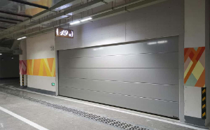 昆明海东俊园翻板车库门