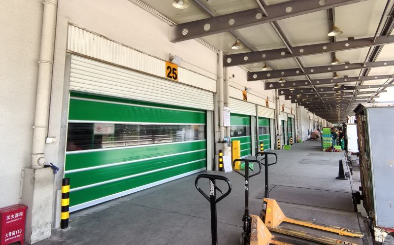 一心堂快速卷帘门.jpg 一心堂快速卷帘门.jpg