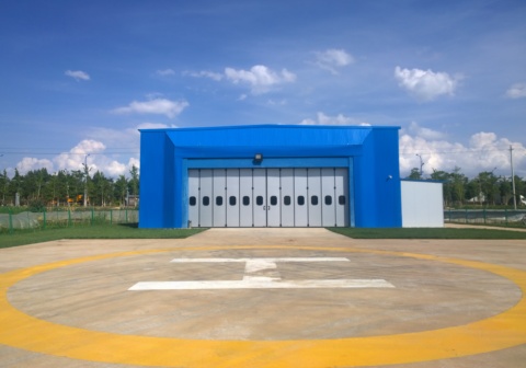 折叠式飞机库门.jpg 折叠式飞机库门.jpg